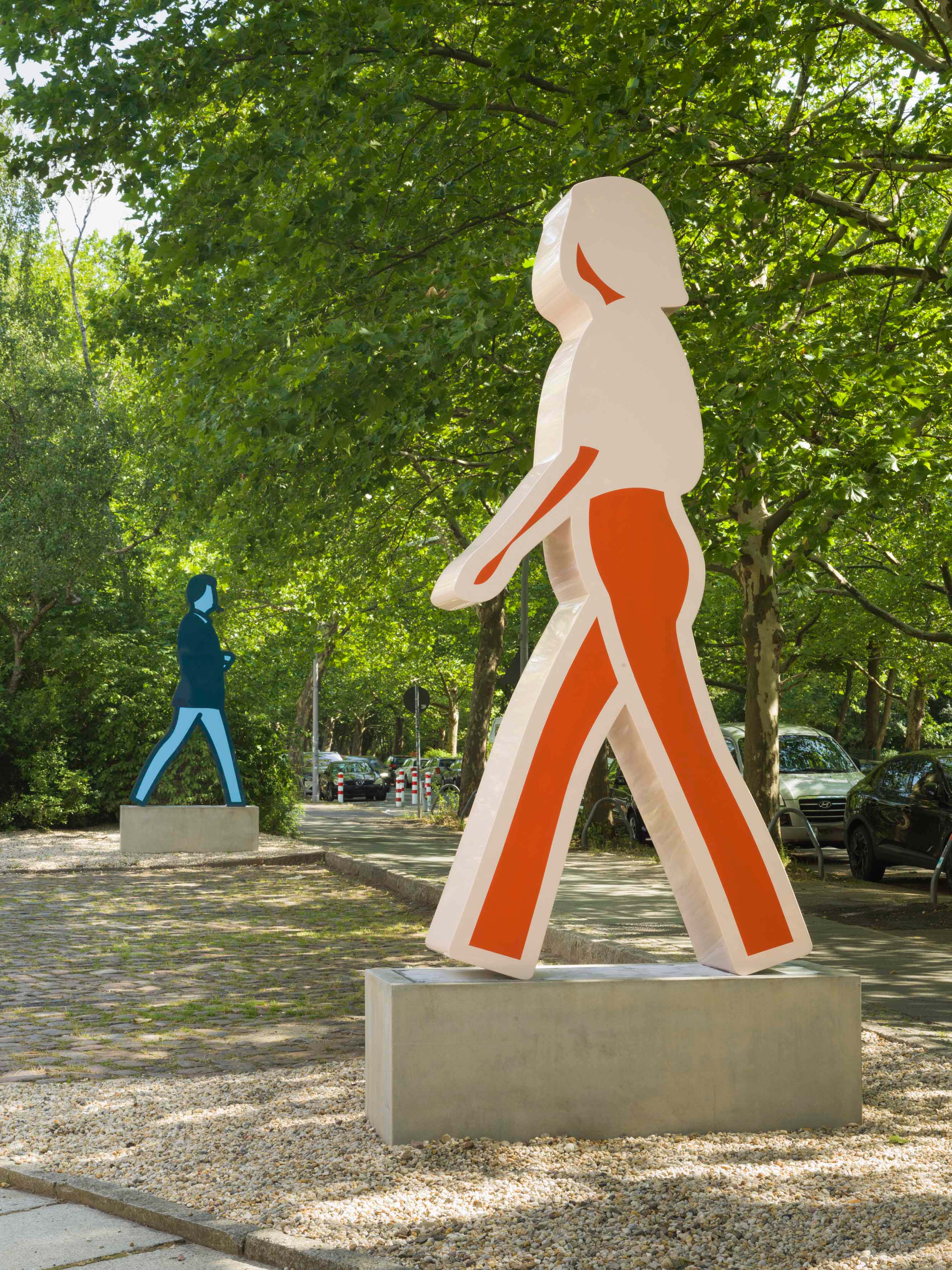 Red trousers. - Image 4