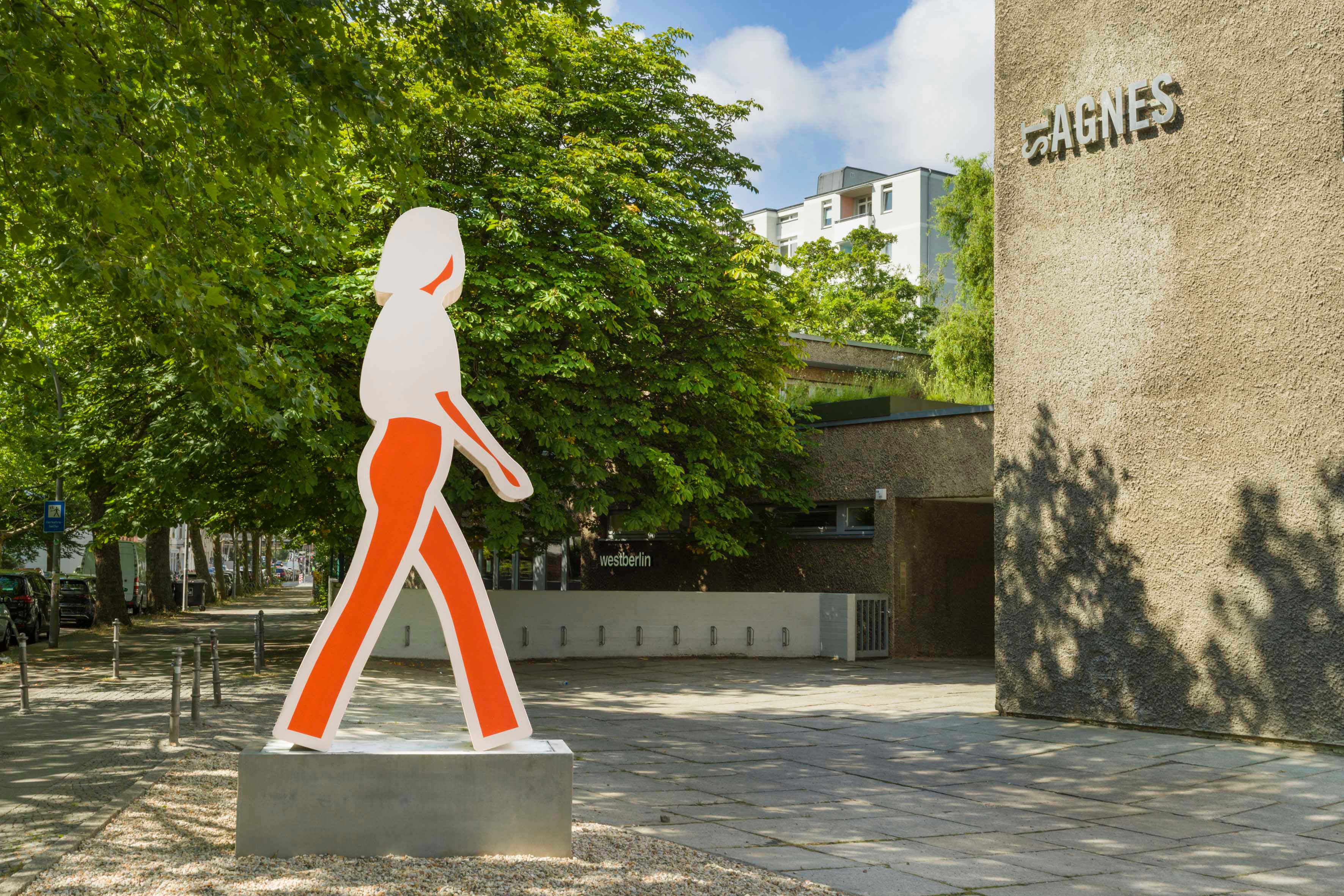Red trousers. - Image 7